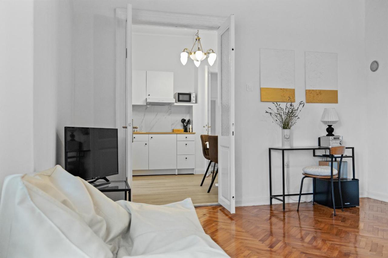 White Imperial Apartment Пула Экстерьер фото